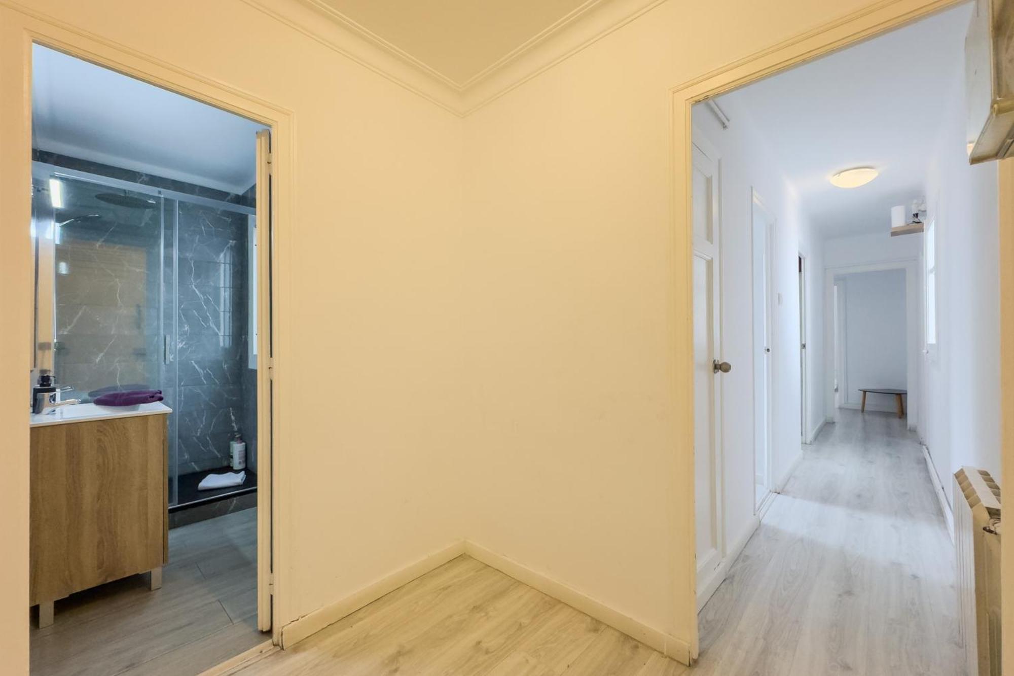 Bed&Bcn Mas Apartments L'Hospitalet de Llobregat Rum bild